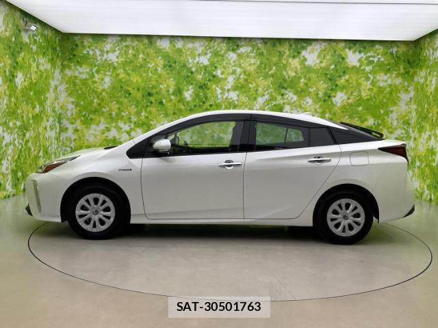 Toyota PRIUS 2019-08 8754389-1