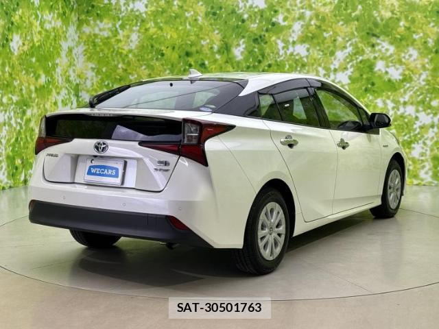 Toyota PRIUS 2019-08 8754389-2