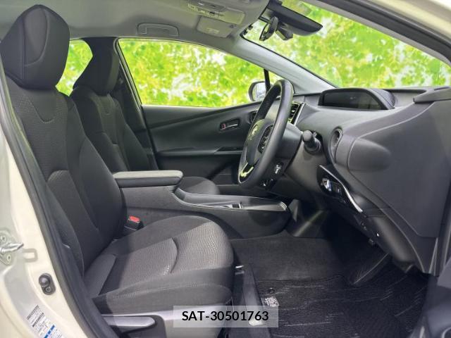 Toyota PRIUS 2019-08 8754389-4