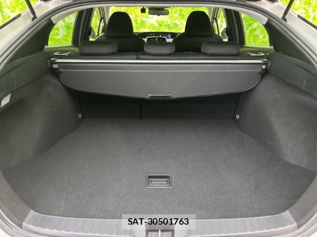 Toyota PRIUS 2019-08 8754389-7