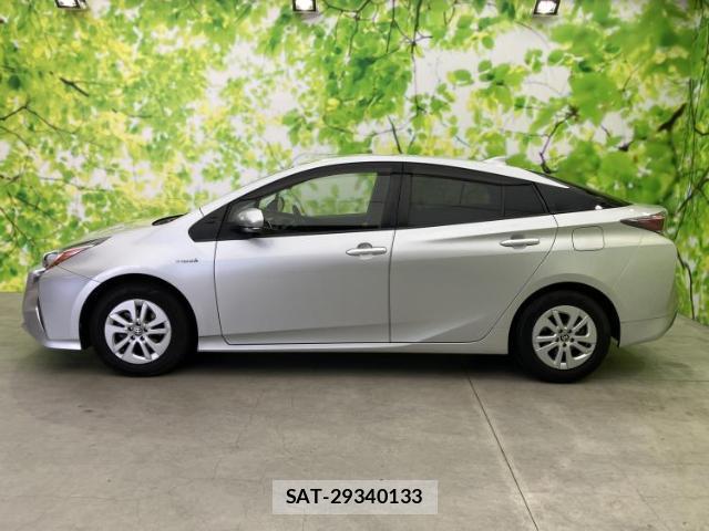 Toyota PRIUS 2017-02 8754394-1