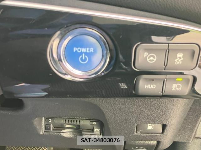 Toyota PRIUS 2017-08 8754431-15