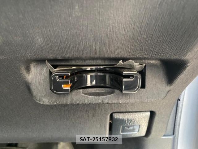 Toyota PRIUS 2015-09 8754494-12