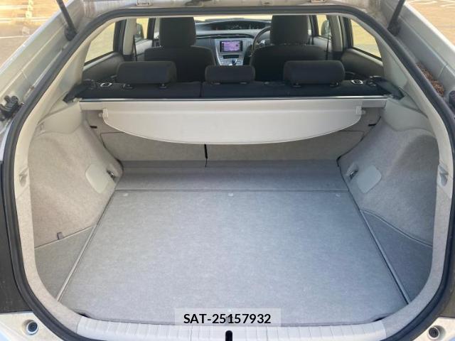 Toyota PRIUS 2015-09 8754494-7