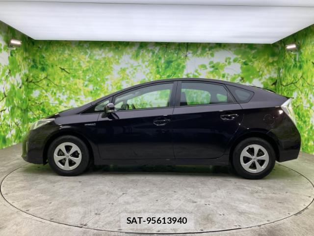 Toyota PRIUS 2013-07 8754520-1