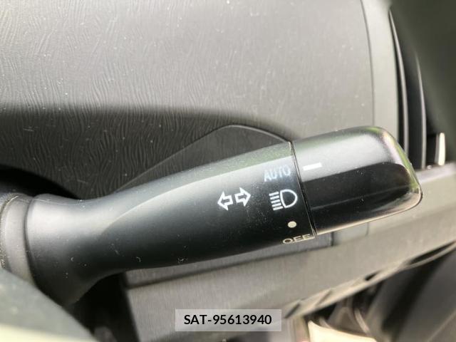 Toyota PRIUS 2013-07 8754520-15