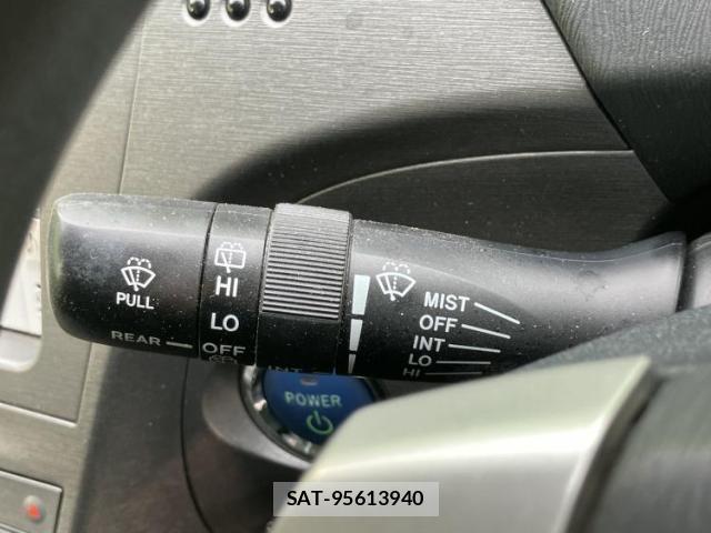 Toyota PRIUS 2013-07 8754520-16
