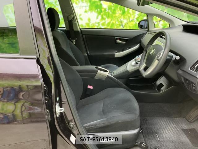 Toyota PRIUS 2013-07 8754520-3