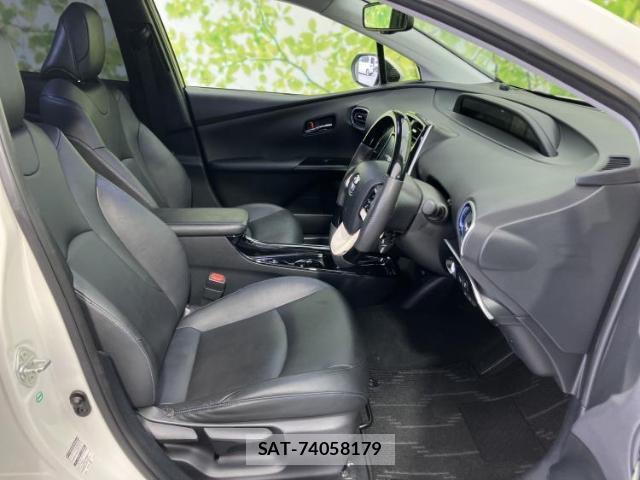 Toyota PRIUS 2018-03 8754561-3