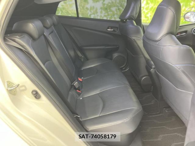 Toyota PRIUS 2018-03 8754561-4