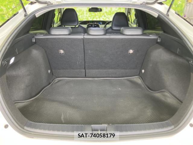 Toyota PRIUS 2018-03 8754561-7