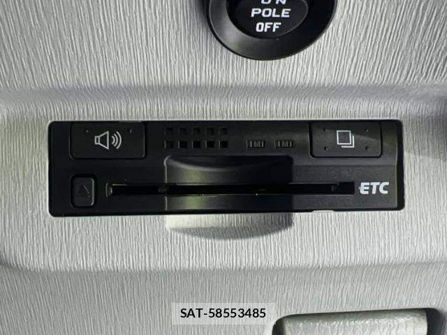 Toyota PRIUS 2012-03 8754598-17