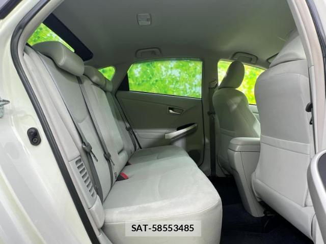 Toyota PRIUS 2012-03 8754598-4