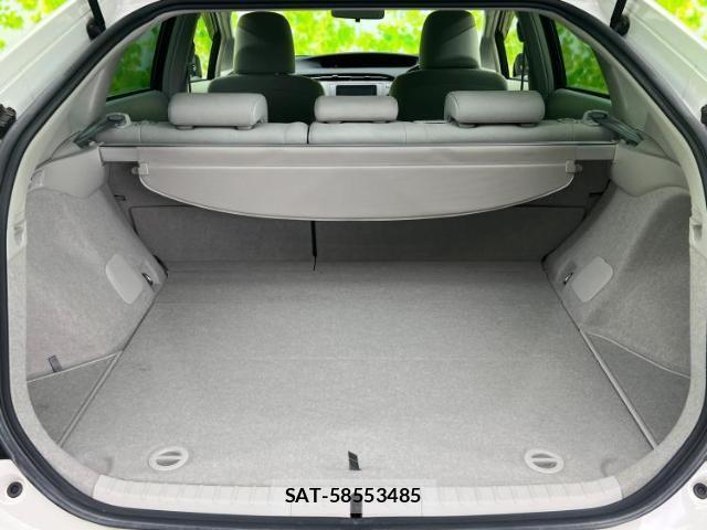 Toyota PRIUS 2012-03 8754598-7