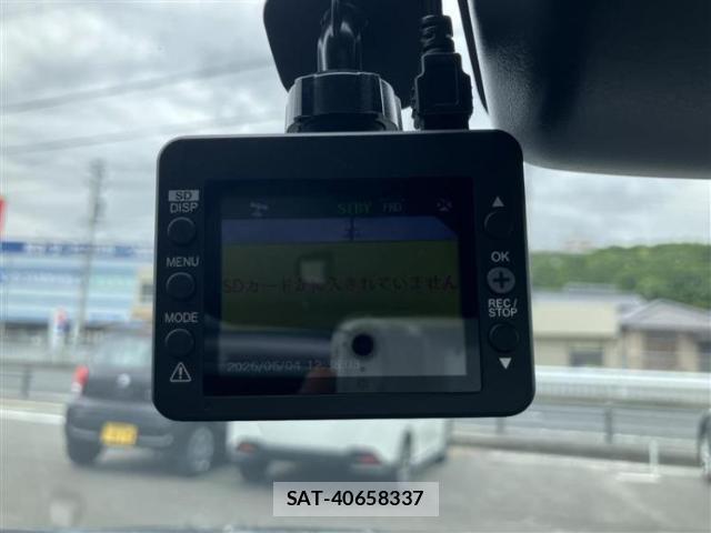 Toyota PRIUS 2019-07 8754606-14