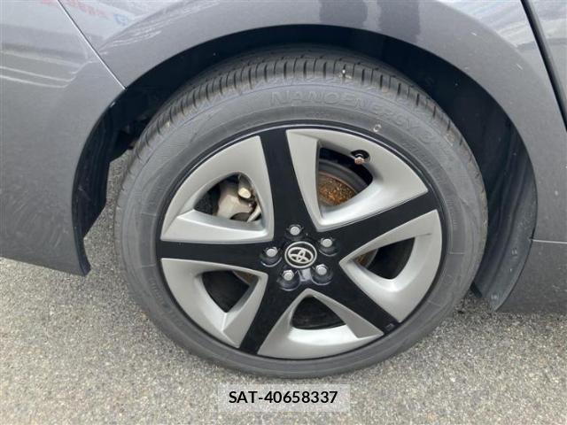 Toyota PRIUS 2019-07 8754606-16