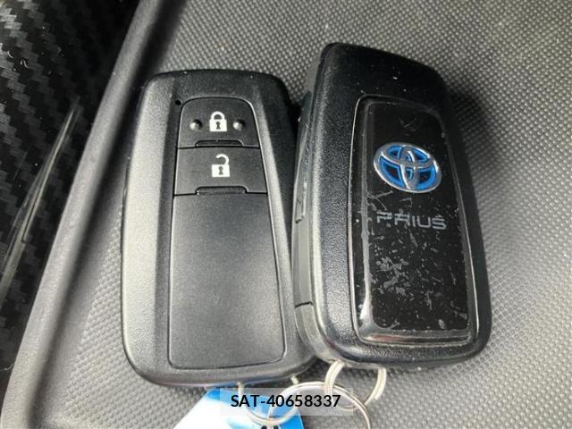 Toyota PRIUS 2019-07 8754606-17