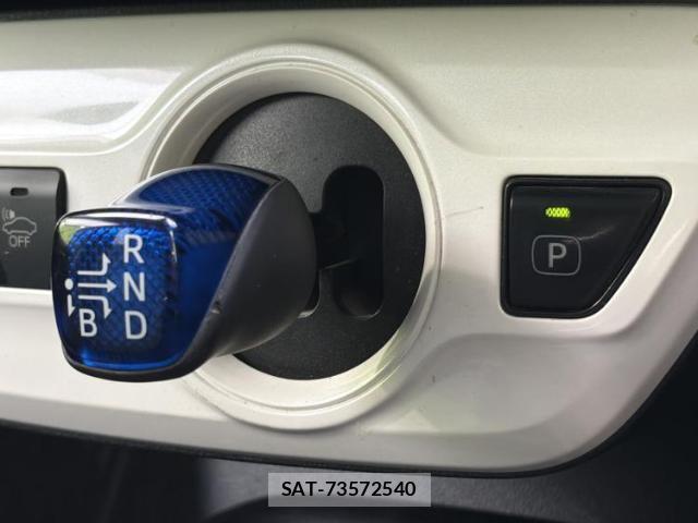 Toyota PRIUS 2016-03 8754650-17