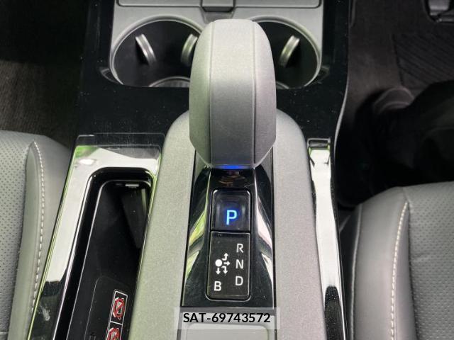 Toyota PRIUS 2025-06 8754691-17