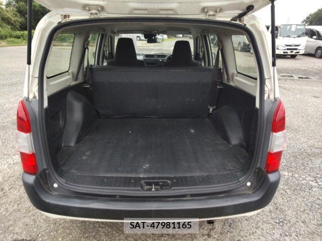 Toyota PROBOX 2017-08 8752638-5