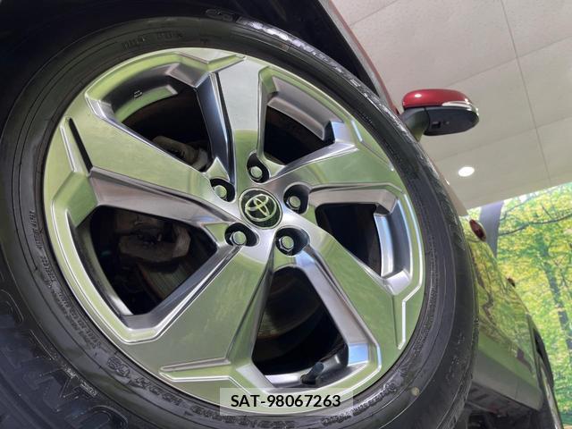 Toyota RAV4 2021-04 8752299-13