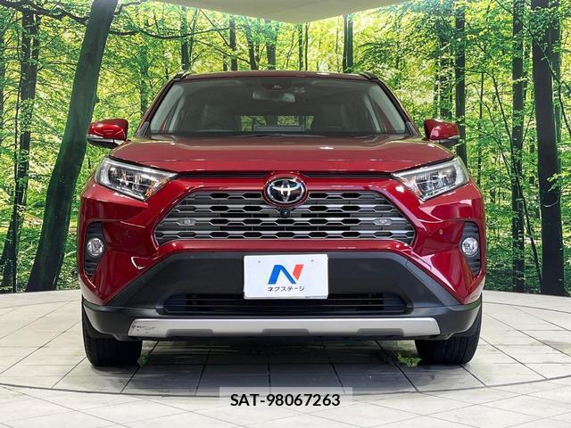 Toyota RAV4 2021-04 8752299-14