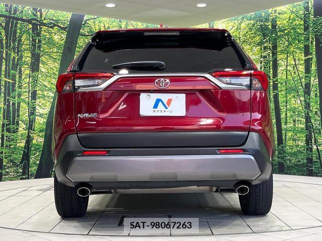 Toyota RAV4 2021-04 8752299-15