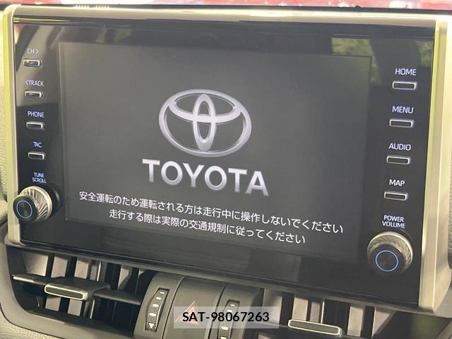 Toyota RAV4 2021-04 8752299-2