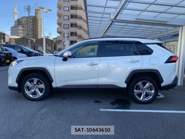 Toyota RAV4 2021-10 8752460-1