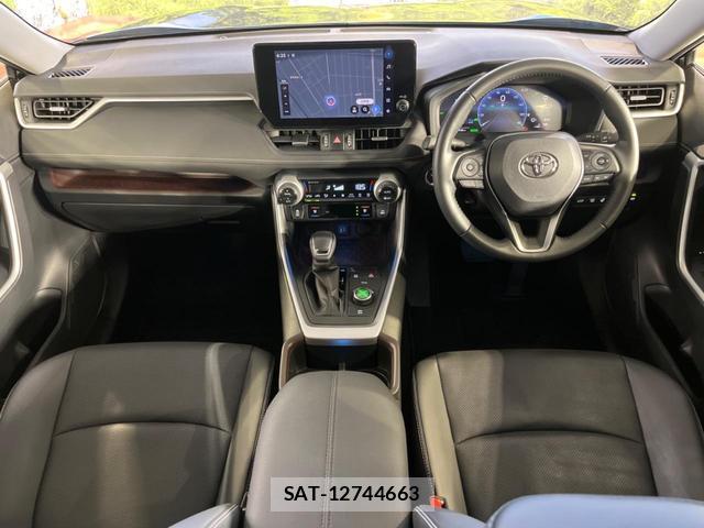 Toyota RAV4 2023-02 8752821-1