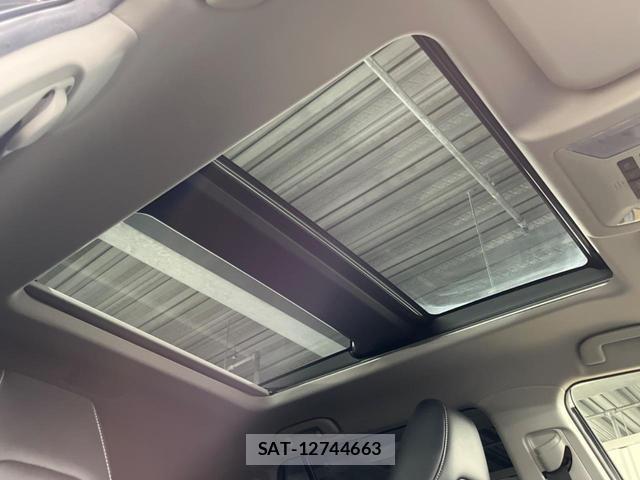 Toyota RAV4 2023-02 8752821-2
