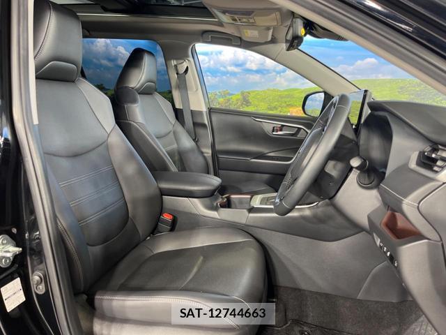 Toyota RAV4 2023-02 8752821-7
