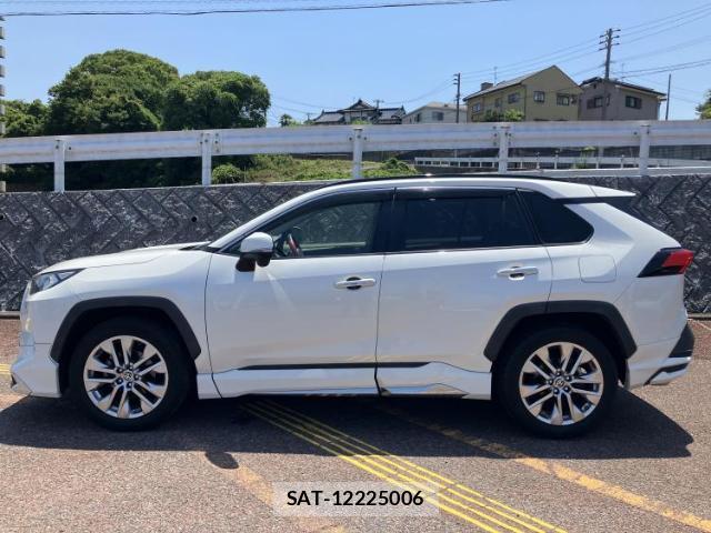 Toyota RAV4 2021-07 8753097-1