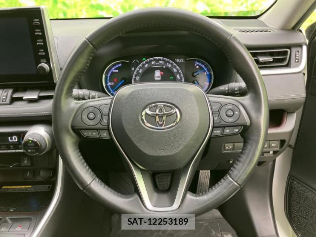 Toyota RAV4 2021-10 8753497-14