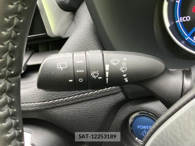 Toyota RAV4 2021-10 8753497-16