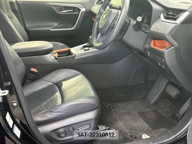 Toyota RAV4 2020-10 8754352-3