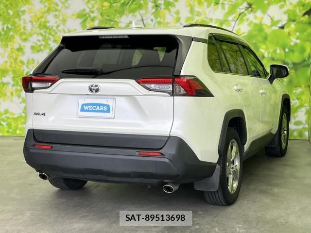 Toyota RAV4 2020-04 8754522-2