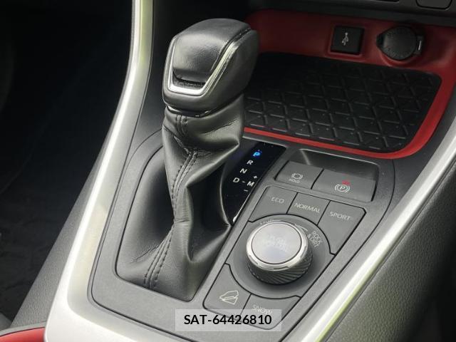 Toyota RAV4 2022-06 8754523-15
