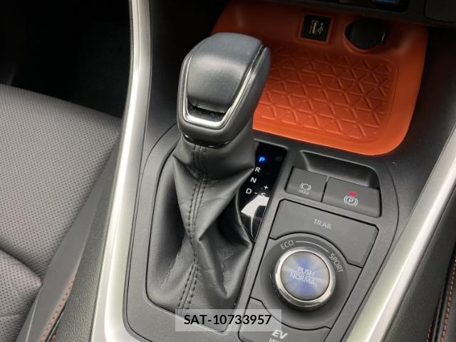 Toyota RAV4 2023-12 8754537-16