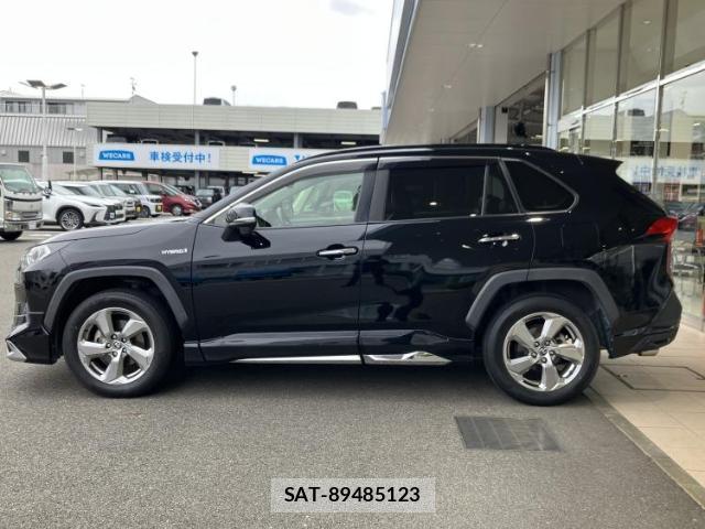 Toyota RAV4 2019-11 8754654-1