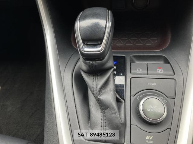 Toyota RAV4 2019-11 8754654-17