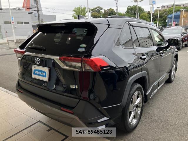 Toyota RAV4 2019-11 8754654-2