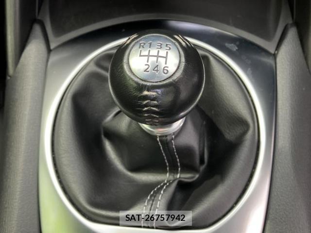 Mazda ROADSTER 2024-09 8754383-16