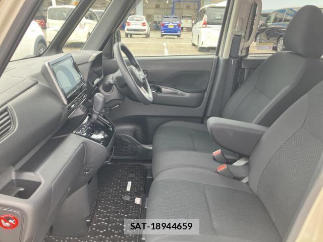 Nissan ROOX 2025-08 8754475-5