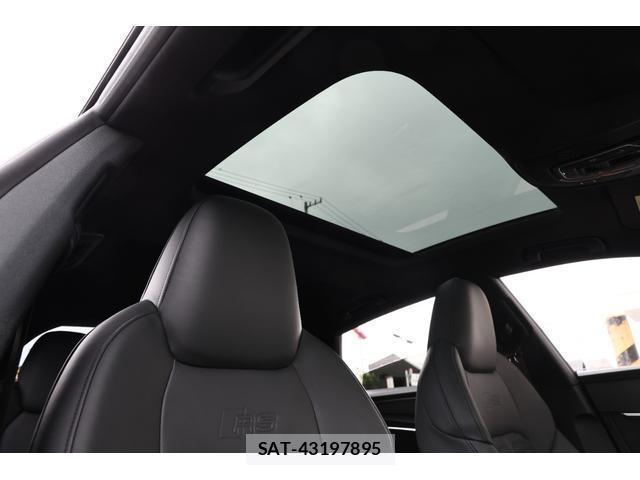 Audi RS7 2021-05 8754263-11