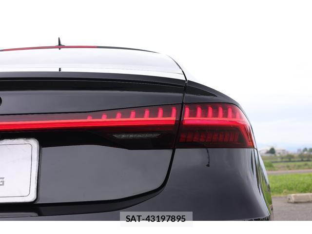 Audi RS7 2021-05 8754263-9