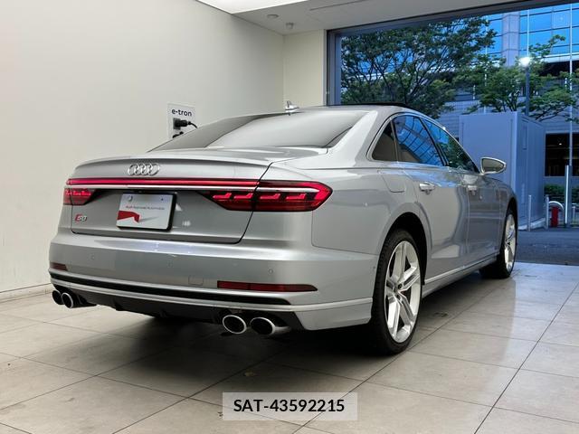 Audi S8 2022-02 8753528-2