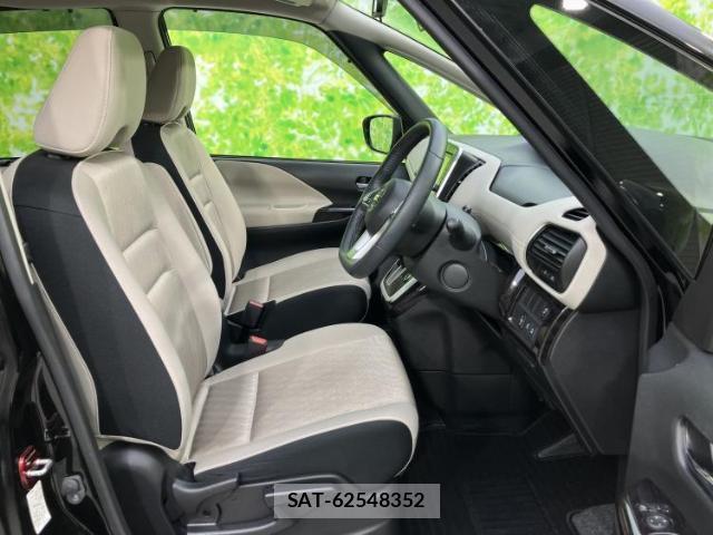 Nissan SERENA 2019-06 8752340-3