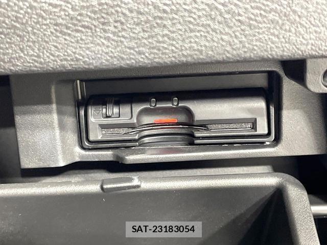 Nissan SERENA 2017-09 8752917-7
