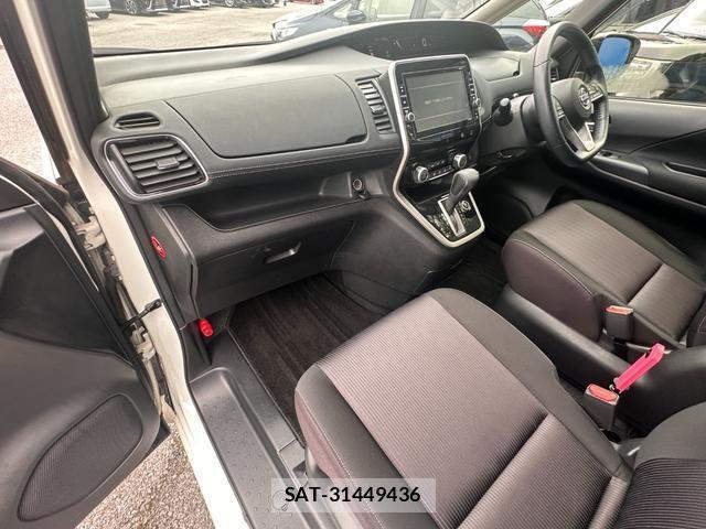 Nissan SERENA 2018-01 8753328-11